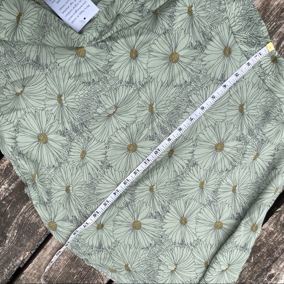 Wayf olive daisies sage green flair floral set M - Picture 6 of 6